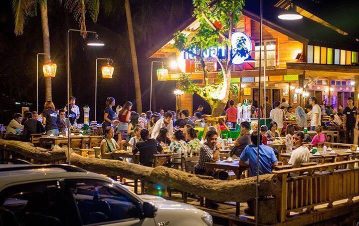 Klang Aow Seafood & Resort Khanom Eksteriør billede