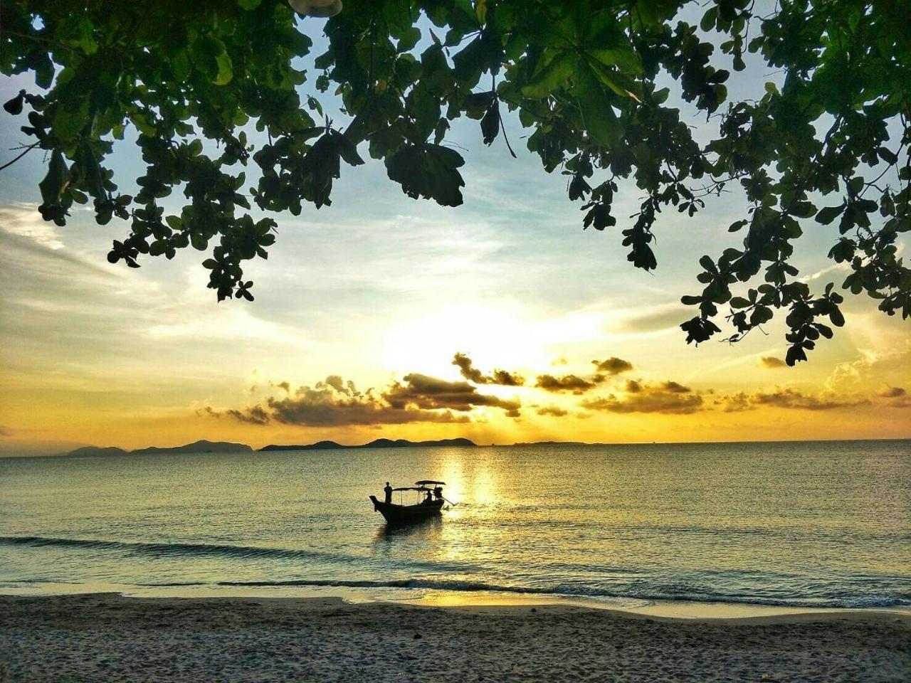 Klang Aow Seafood & Resort Khanom Eksteriør billede