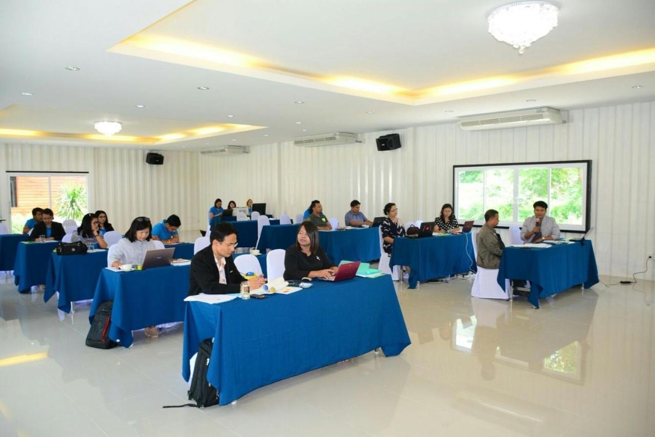 Klang Aow Seafood & Resort Khanom Eksteriør billede