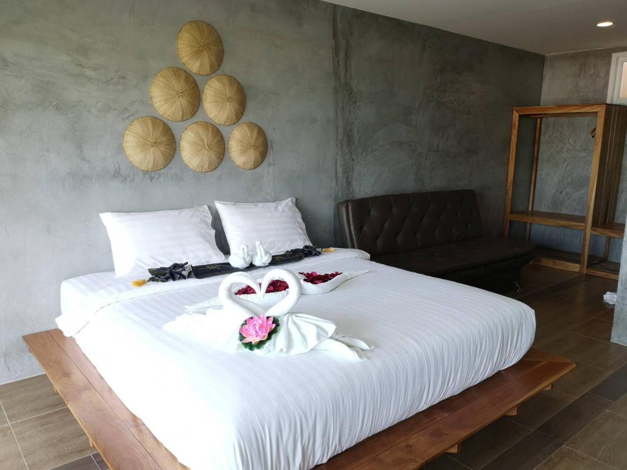 Klang Aow Seafood & Resort Khanom Eksteriør billede