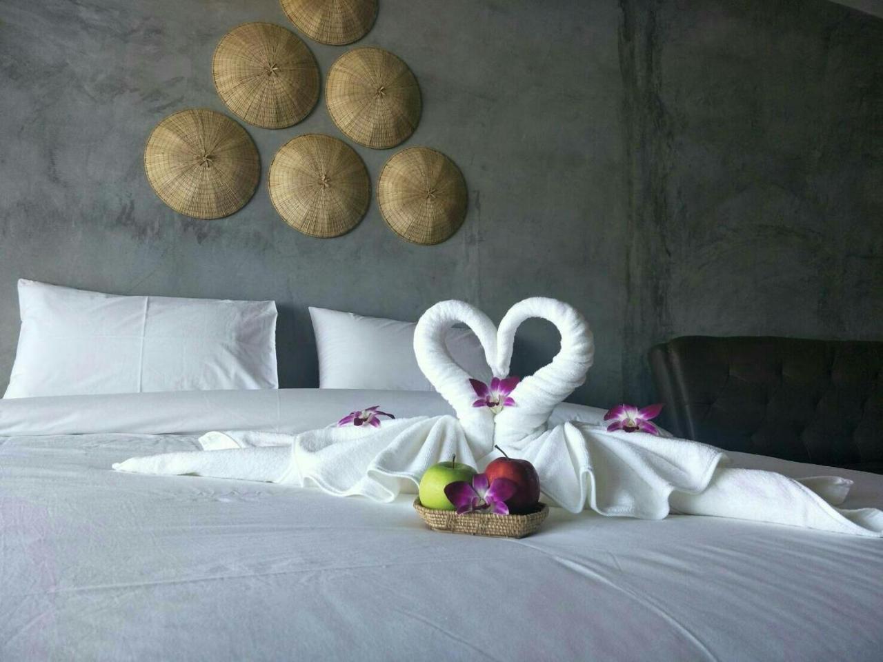 Klang Aow Seafood & Resort Khanom Eksteriør billede